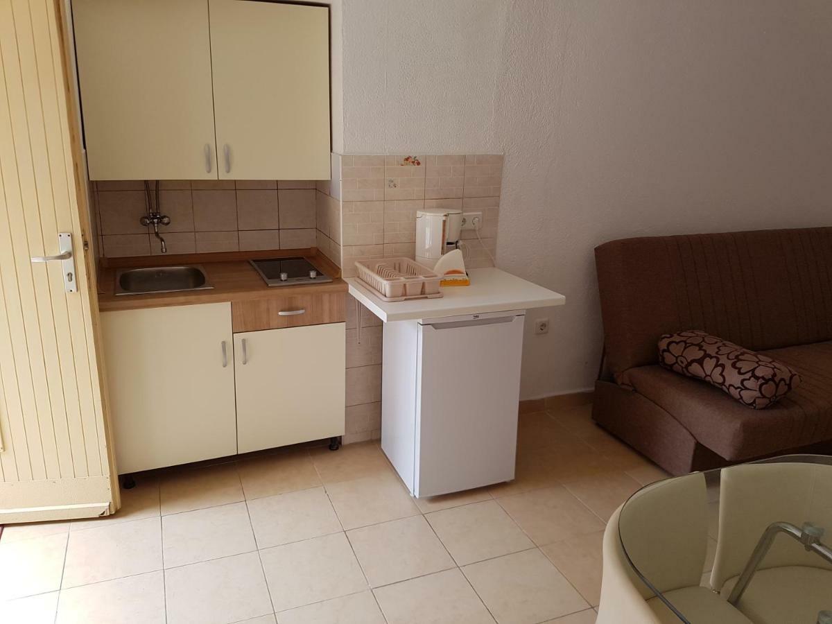 Apartments And Rooms Rosemari Mali Lošinj Exterior foto