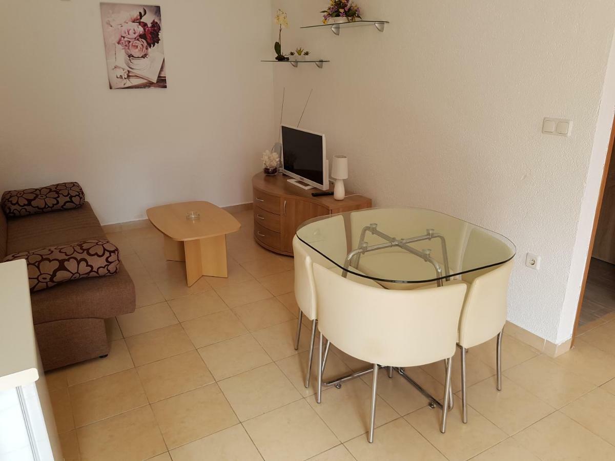 Apartments And Rooms Rosemari Mali Lošinj Exterior foto