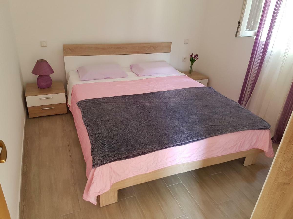Apartments And Rooms Rosemari Mali Lošinj Exterior foto